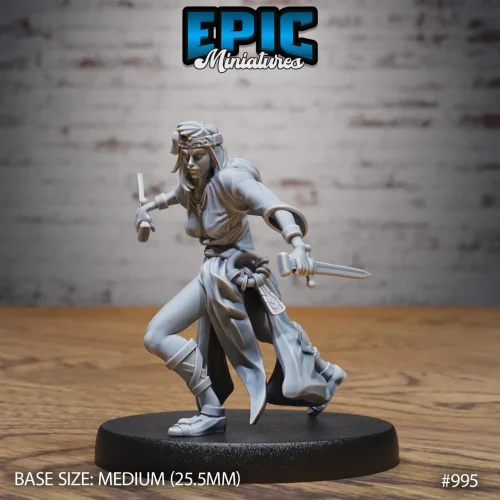 Vampire Huntress Attacking (Medium)